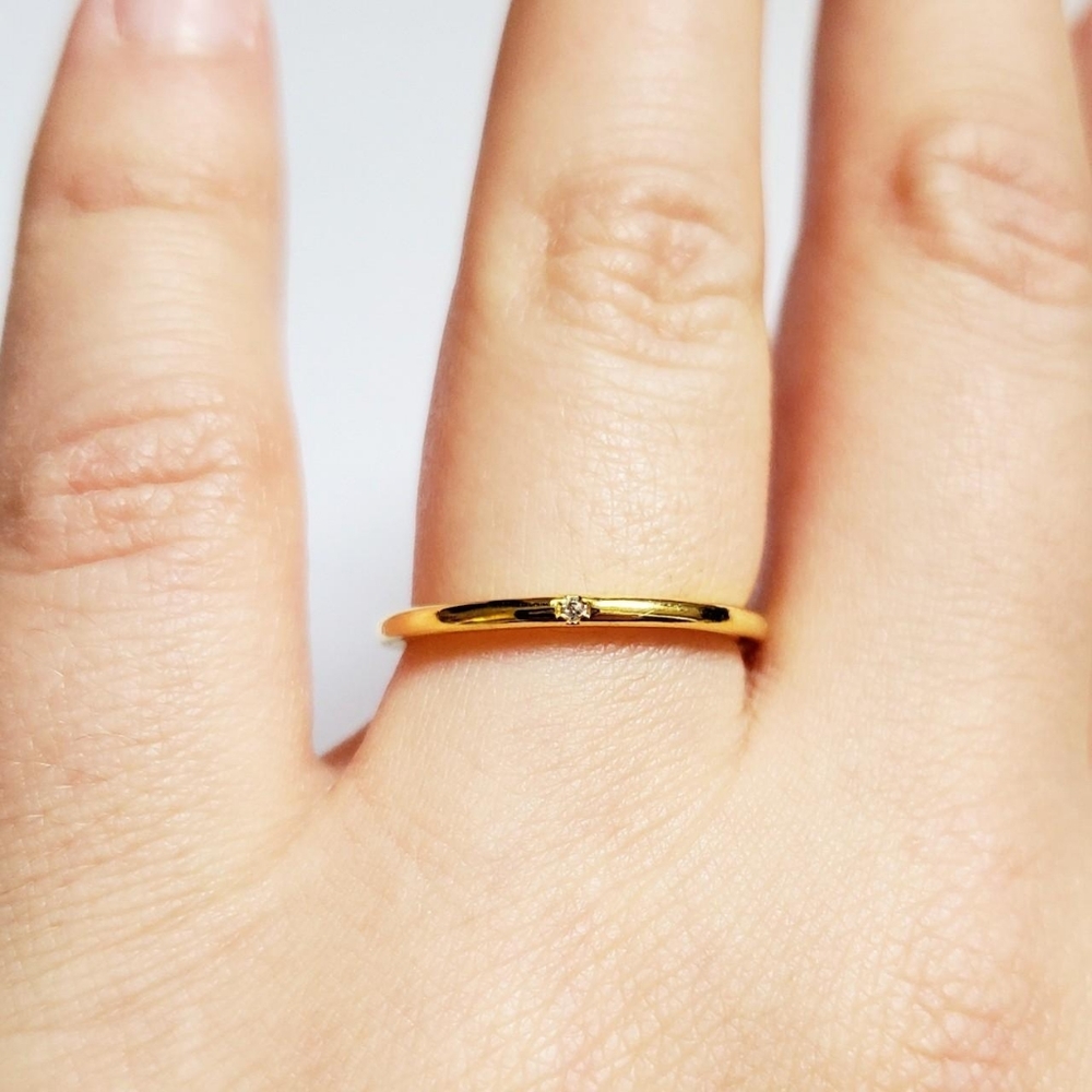 NWOT Dainty 1mm Yellow Gold Ring Band - Picture 2 of 8